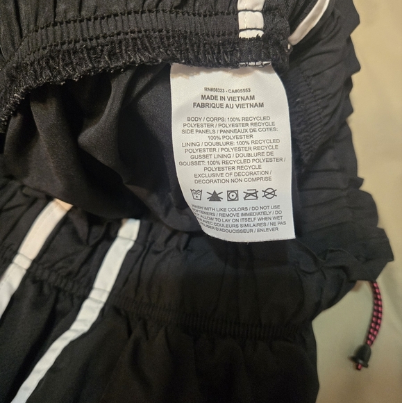 Nike Women's Black Athletic Shorts With Ruffle Elastic Waistband - Picture 3 of 5